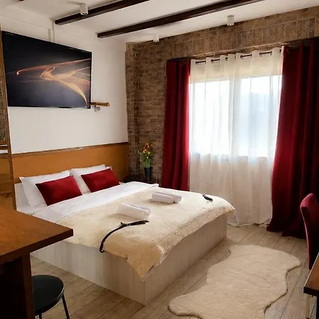 Tantra Studio 7 Nacu Universitate-2